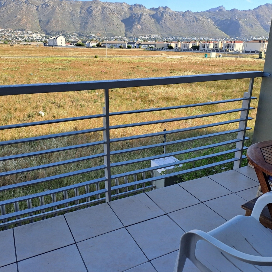 To Let 2 Bedroom Property for Rent in Whispering Pines Western Cape